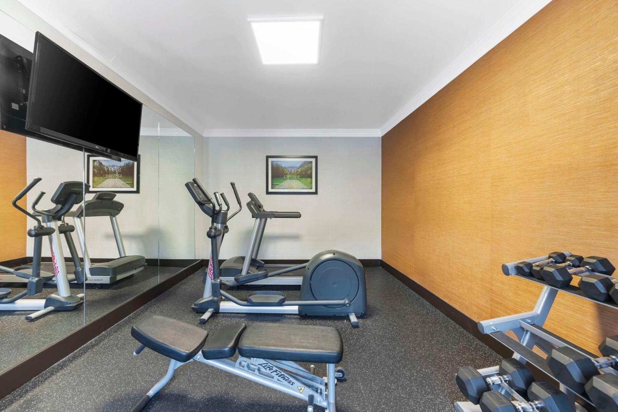 Best Western Brentwood Ngoại thất bức ảnh