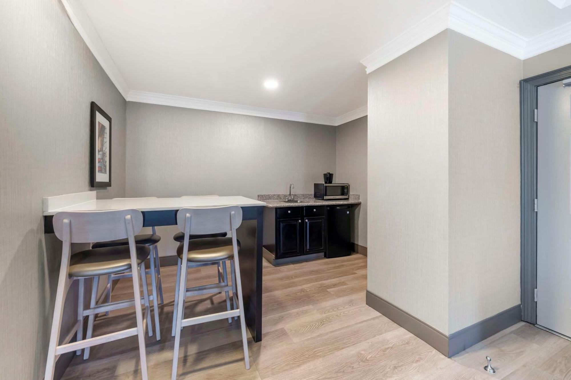 Best Western Brentwood Ngoại thất bức ảnh